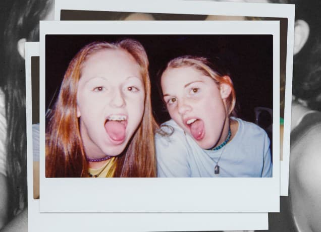 gen-alpha-tween-braces-trend: two tween girls showing their braces