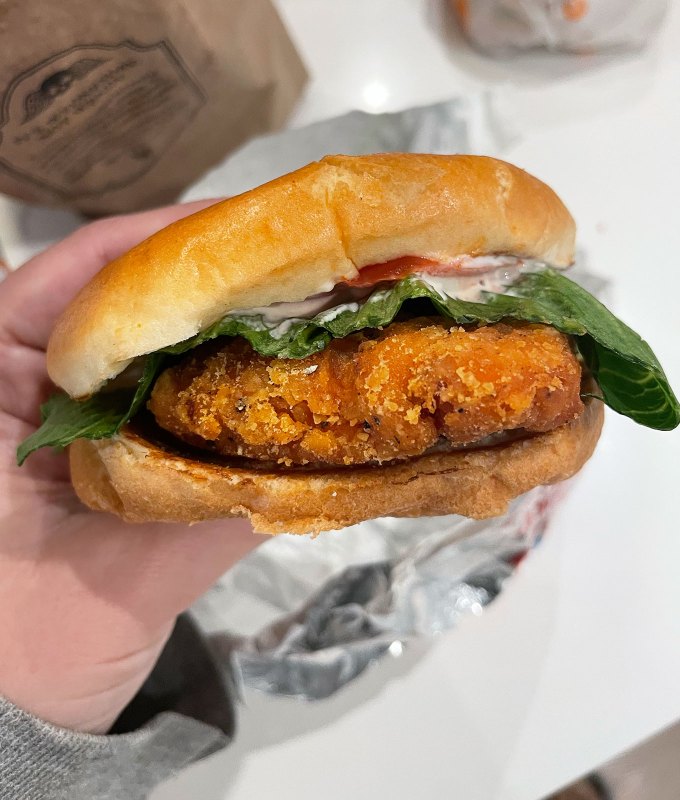 best fast food spicy chicken sandwiches: wendy's spicy chicken sandwich
