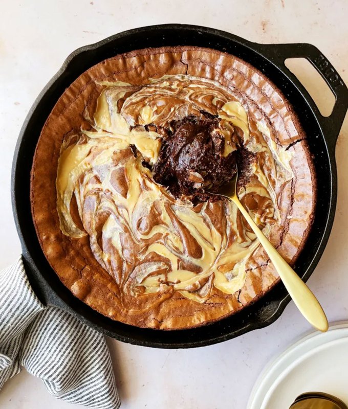 easy fun things to bake: dulce de leche skillet brownie
