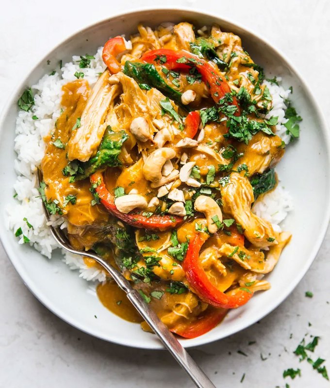 fun-dinner-ideas-34.-Slow-Cooker-Chicken-Pumpkin-Curry.jpg