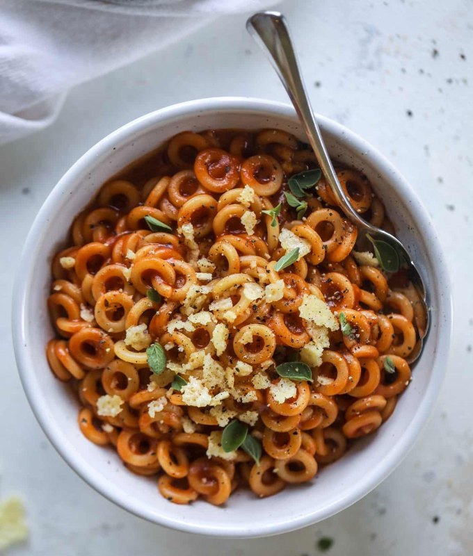 a bowl of spaghettios